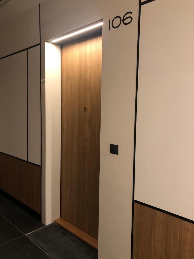 Unique 106 Apartment กดิเนีย ภายนอก รูปภาพ